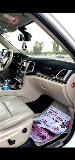 جیپ گراند شیرۆکی